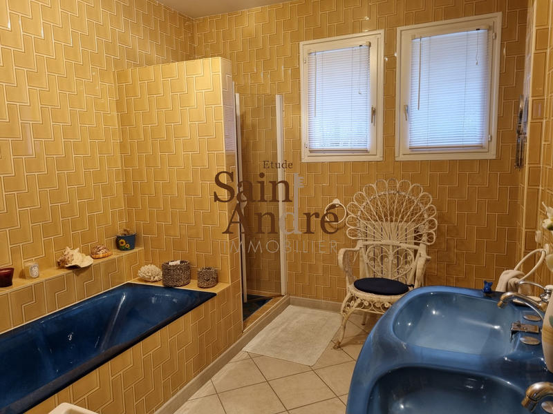 Maison - 300 m² - 10 pièces