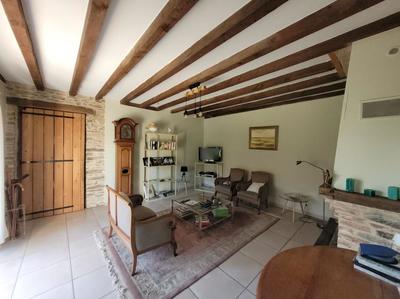 Maison - 180 m² - 8 pièces