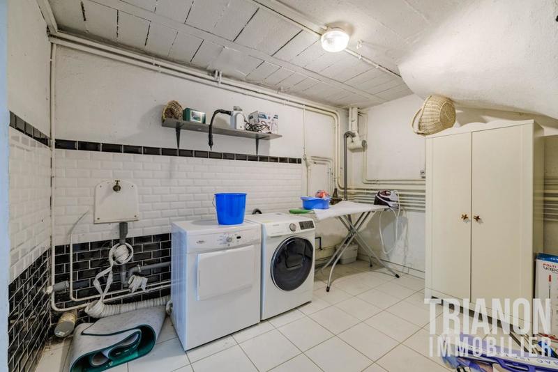 Maison - 326 m² - 7 pièces