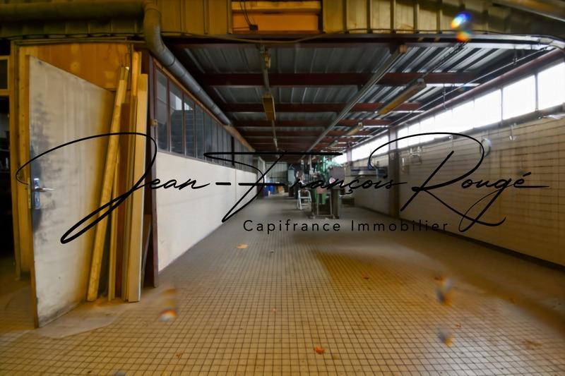 Local d'activité / Entrepôt - 1 635 m² - 12 pièces