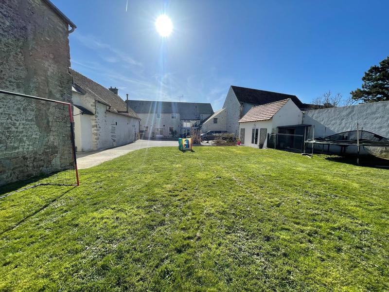 Maison - 216 m² - 5 pièces