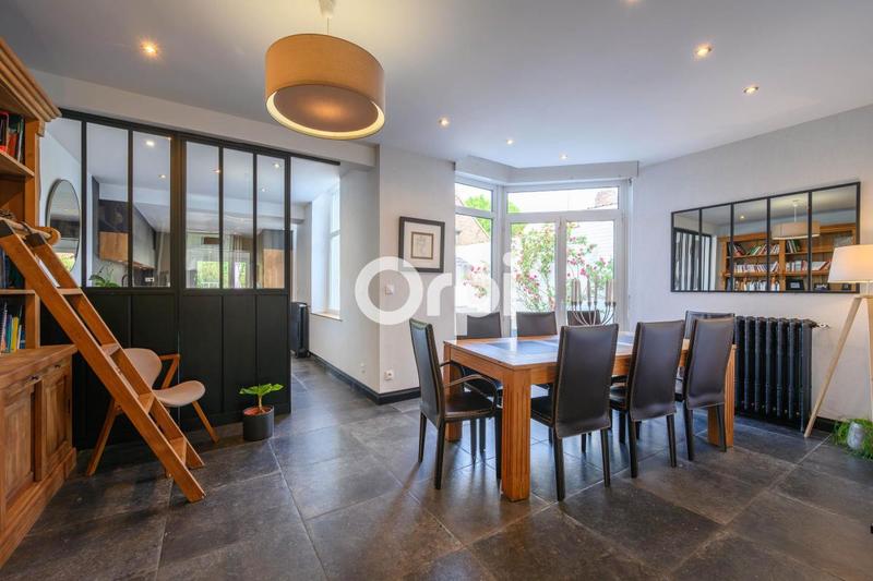 Maison de ville - 218 m² - 8 pièces