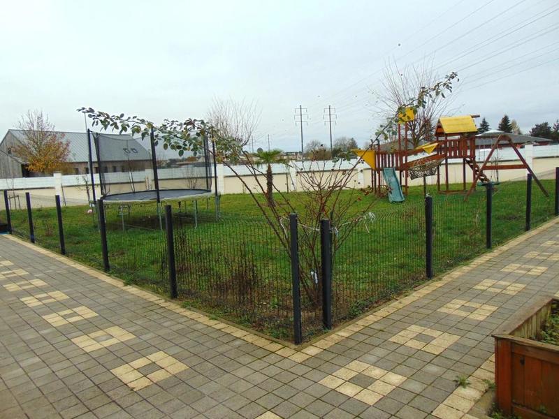 Maison - 145 m² - 9 pièces