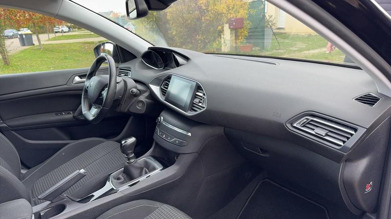 Peugeot 308 1.5 BlueHDi 100 Premium Pack