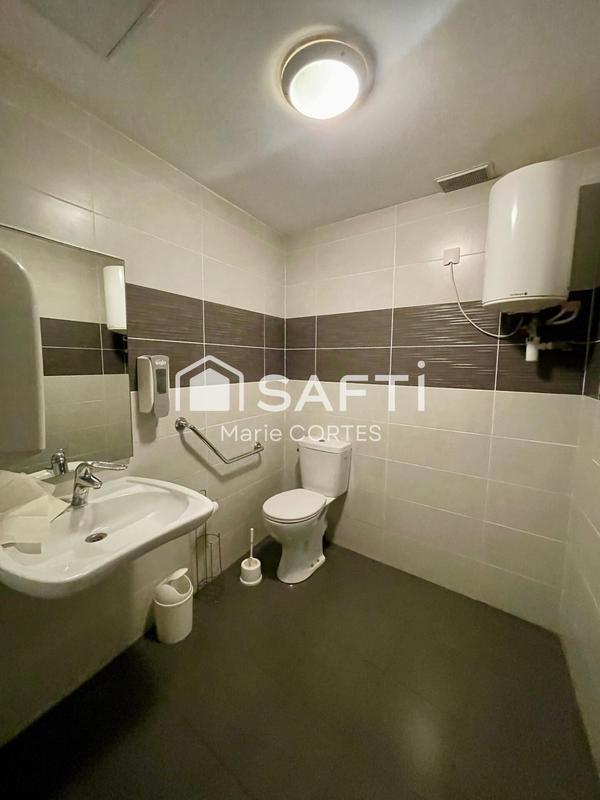 Local commercial - 135 m² - 5 pièces