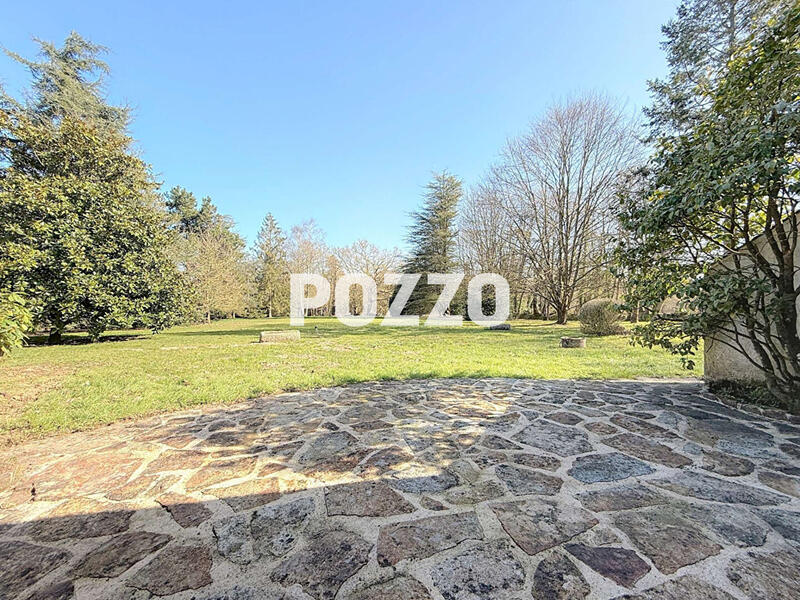 Maison - 253 m² - 7 pièces