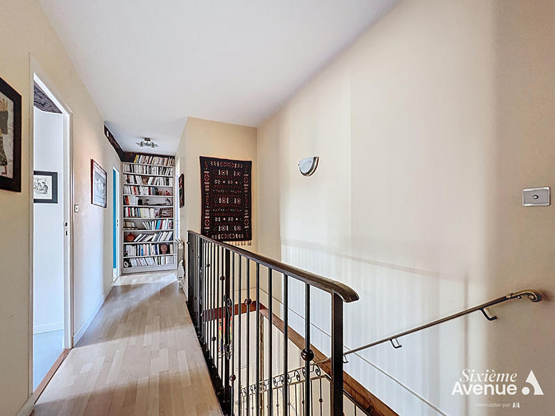 Appartement - 160 m² - 6 pièces