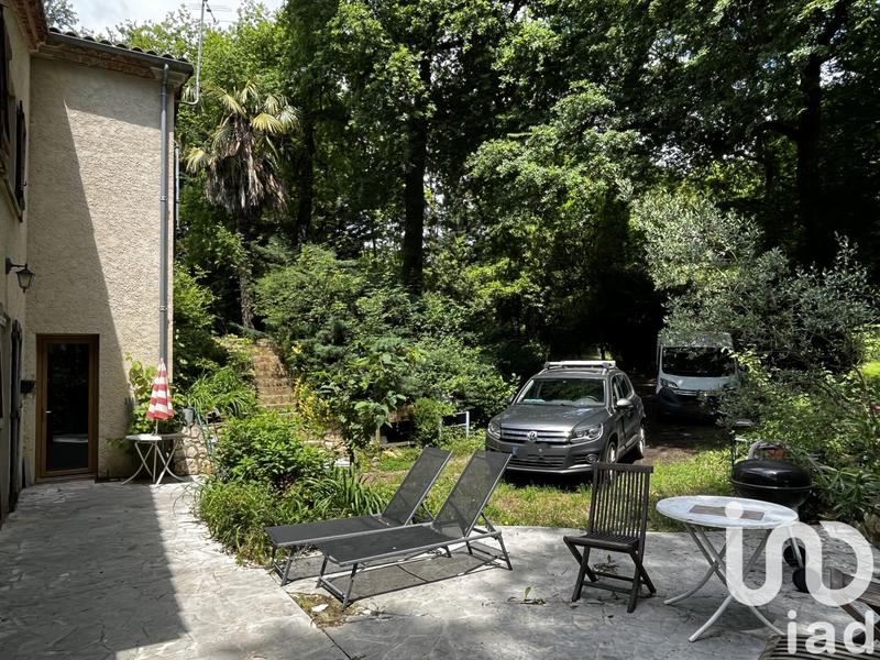 Maison - 280 m² - 9 pièces