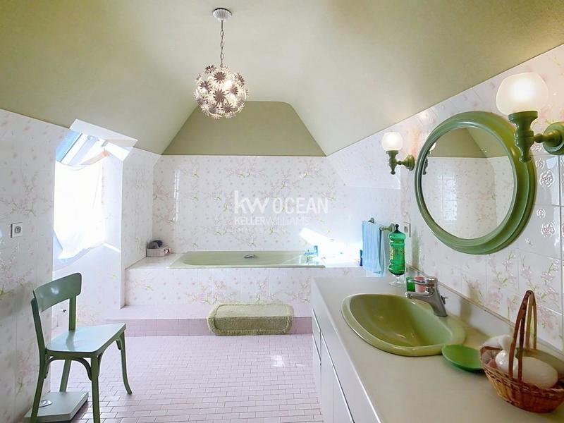 Villa - 273 m² - 9 pièces