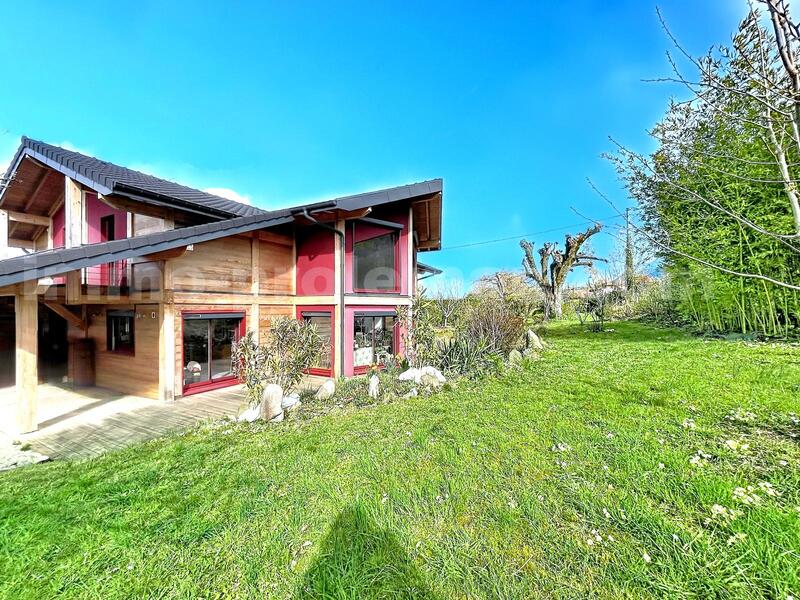 Châlet - 228 m² - 8 pièces