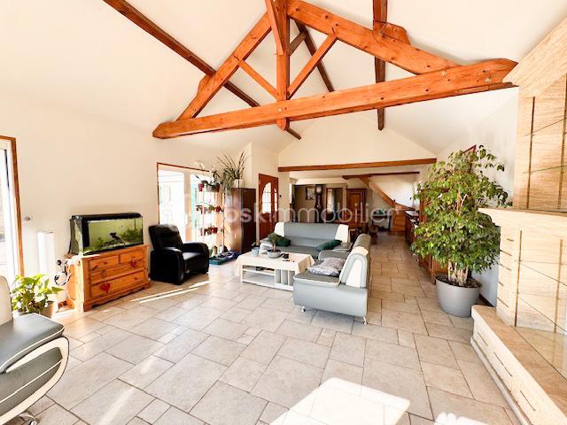 Maison - 205 m² - 8 pièces