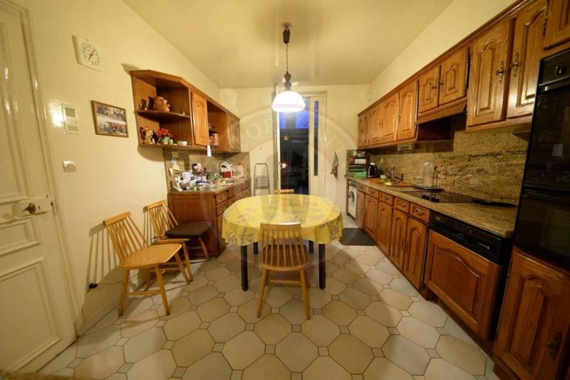 Hôtel particulier - 198 m² - 9 pièces