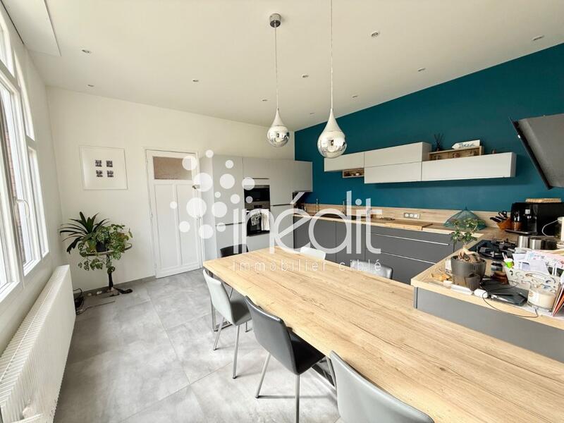 Propriété - 224 m² - 12 pièces