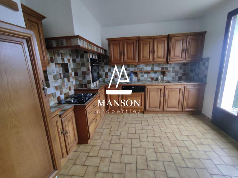 Maison - 99 m² - 6 pièces