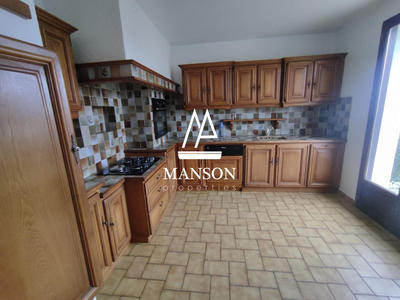 Maison - 99 m² - 6 pièces