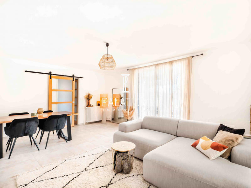 Maison - 210 m² - 8 pièces