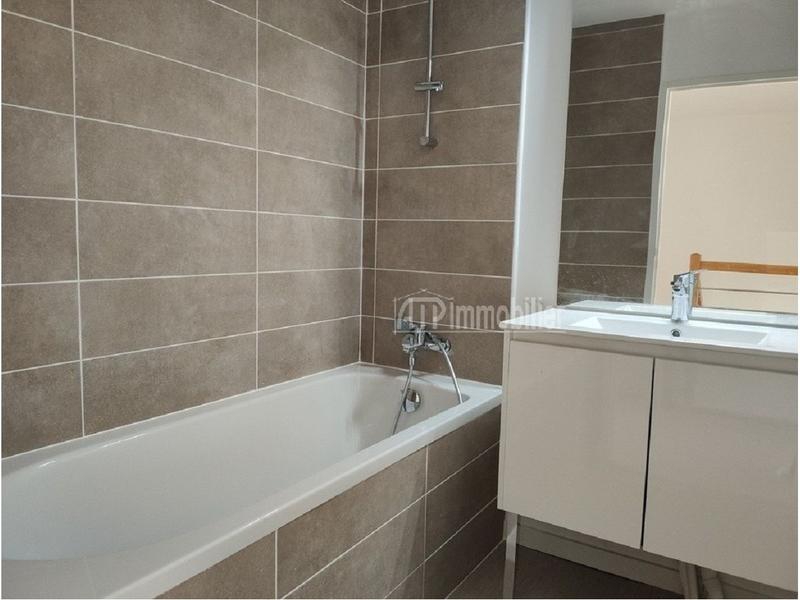 Maison traditionnelle - 78 m² - 4 pièces