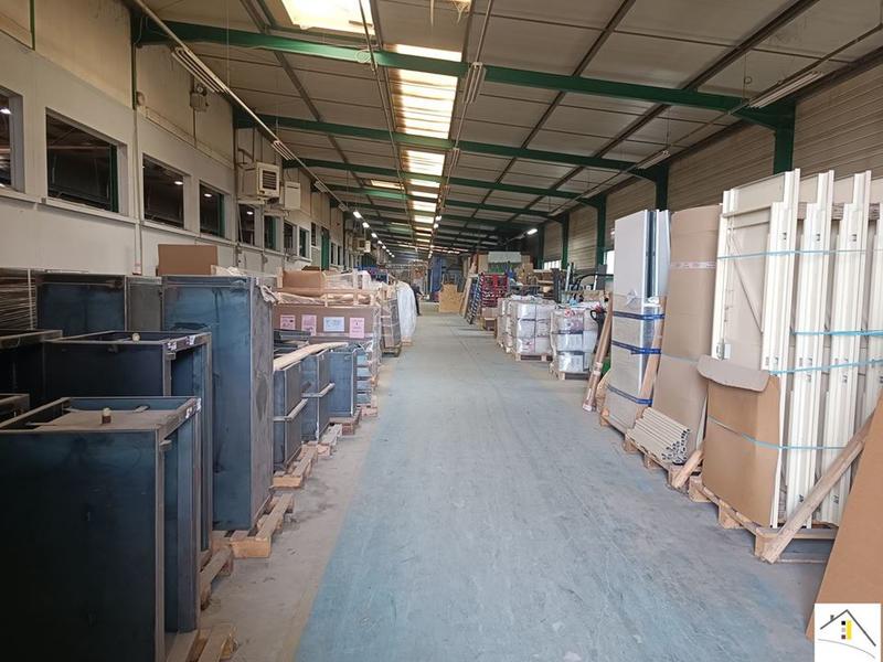 Local commercial - 5 100 m² - 8 pièces