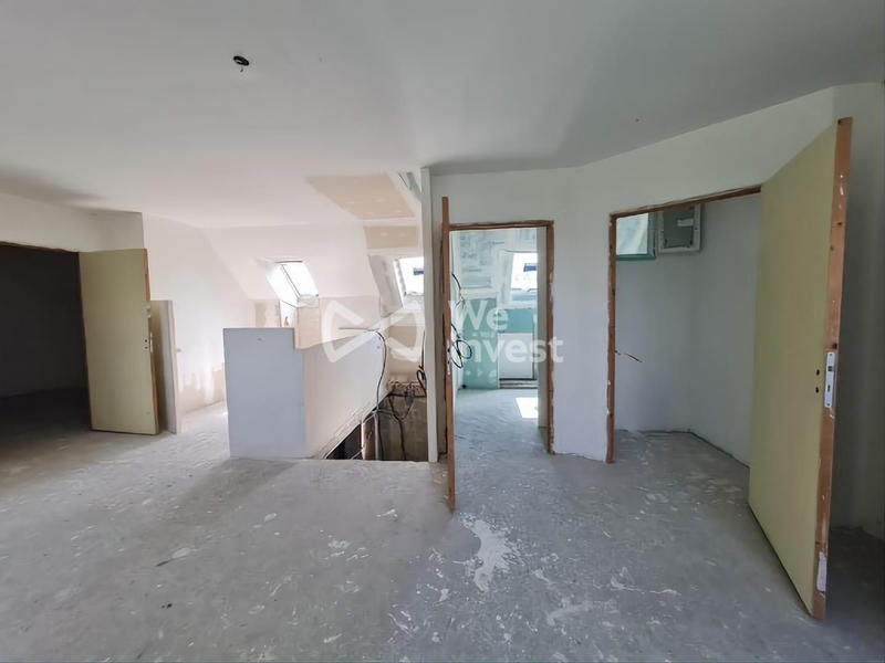 Maison - 180 m² - 8 pièces