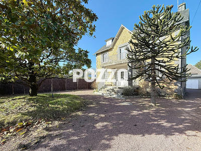 Maison - 160 m² - 8 pièces