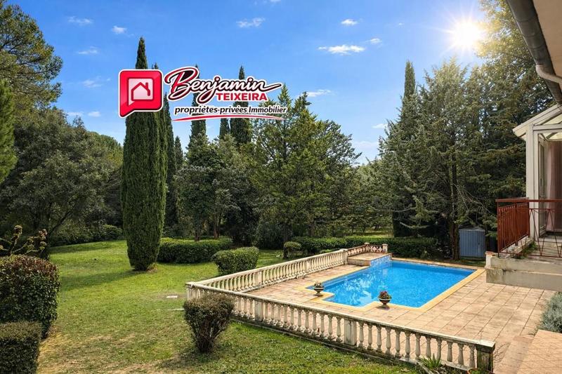 Maison - 204 m² - 7 pièces