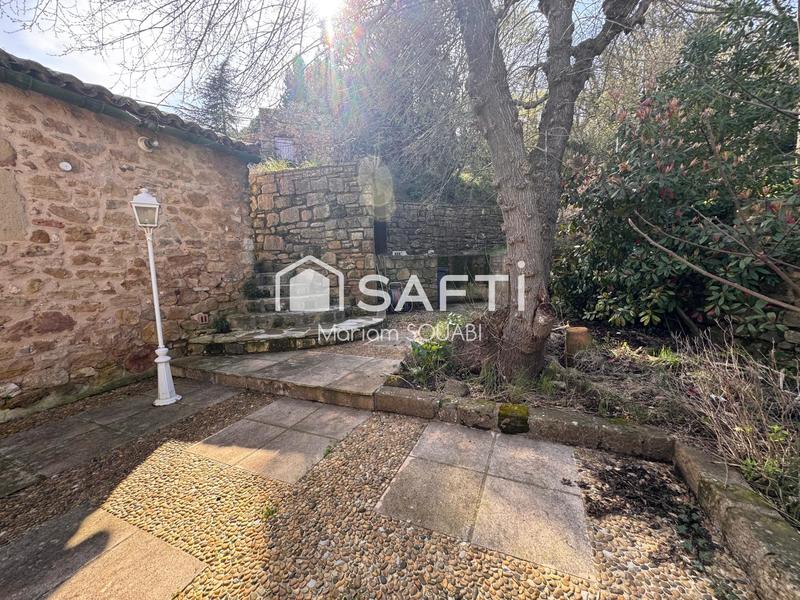 Maison - 220 m² - 6 pièces