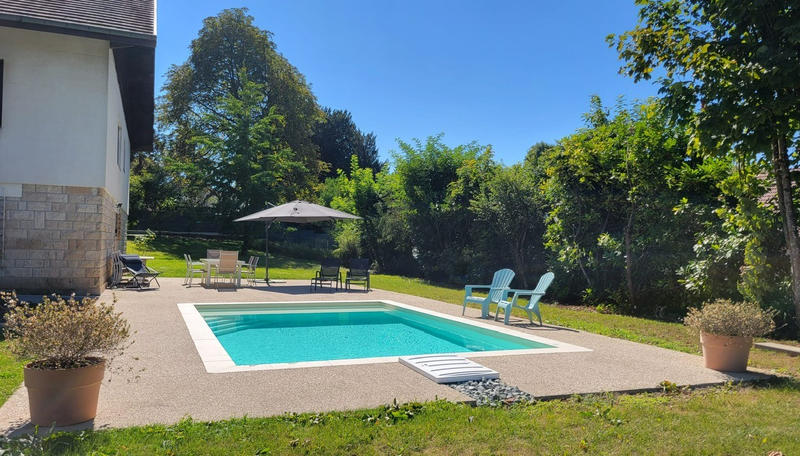 Propriété - 300 m² - 9 pièces