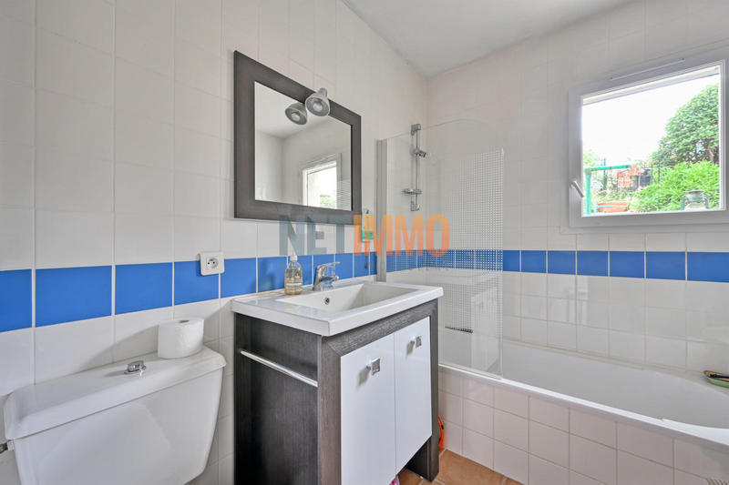 Maison - 195 m² - 8 pièces