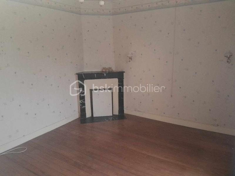 Maison - 650 m² - 6 pièces