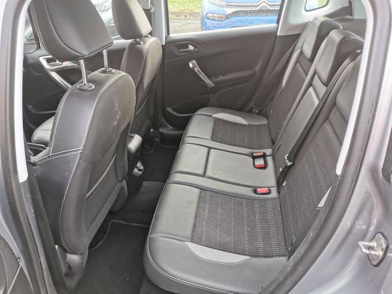 Peugeot 2008 1.6 HDi 100 ch Allure