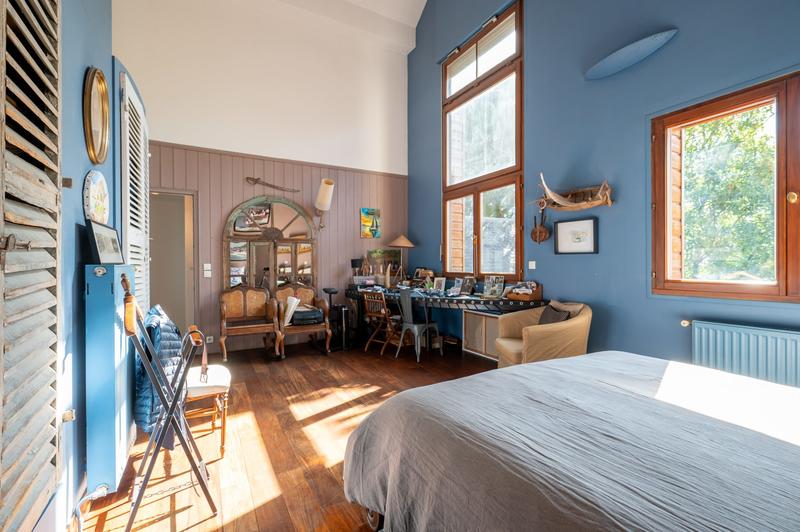 Maison - 300 m² - 9 pièces