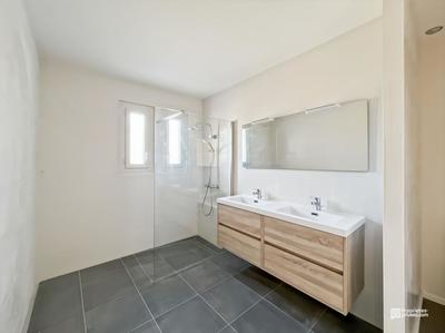 Maison - 177 m² - 6 pièces