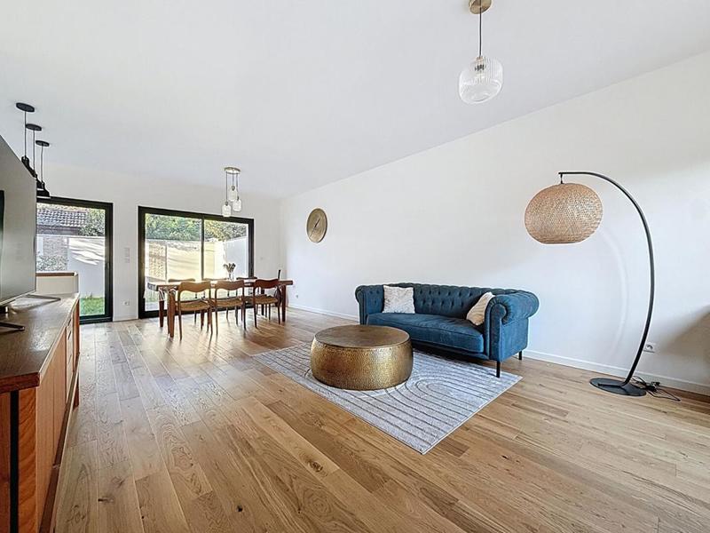 Maison - 95 m² - 5 pièces