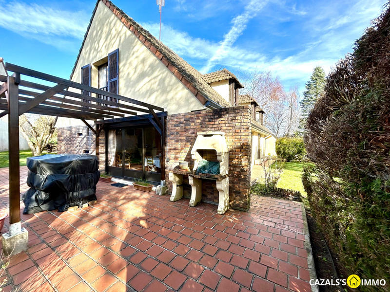 Maison traditionnelle - 180 m² - 7 pièces