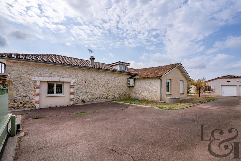 Maison - 170 m² - 9 pièces