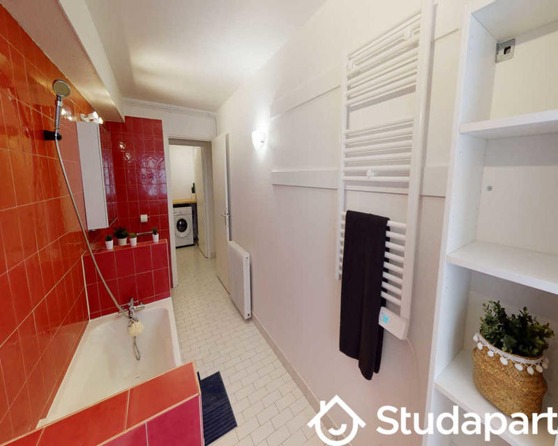 Chambre - 140 m² - 1 pièce