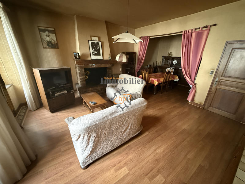 Maison - 275 m² - 3 pièces