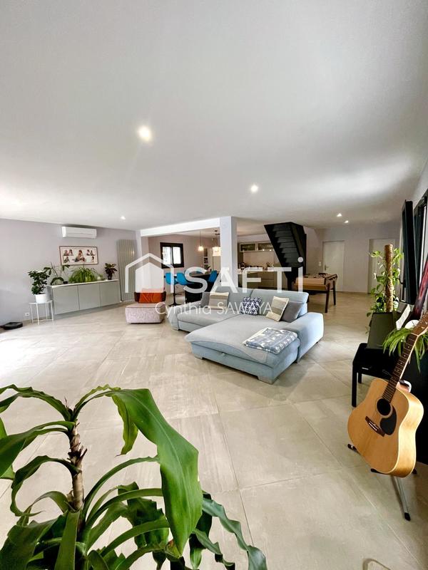 Maison - 180 m² - 7 pièces