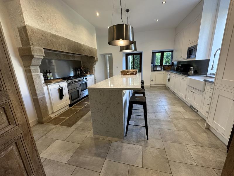 Château - 406 m² - 11 pièces