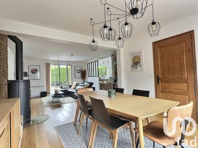 Maison - 140 m² - 8 pièces