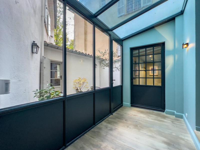 Appartement bourgeois - 231 m² - 10 pièces