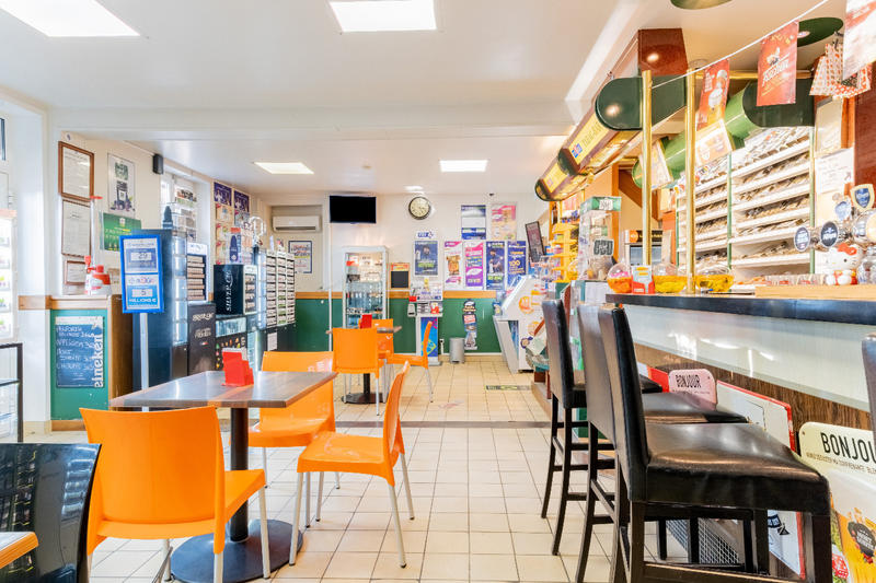 Local commercial - 158 m² - 5 pièces