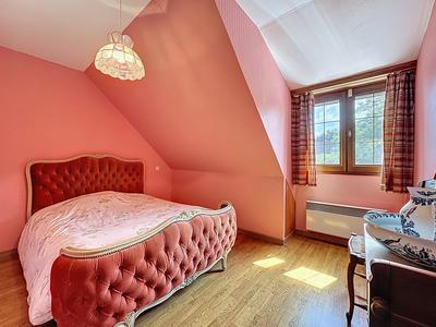 Maison traditionnelle - 228 m² - 7 pièces