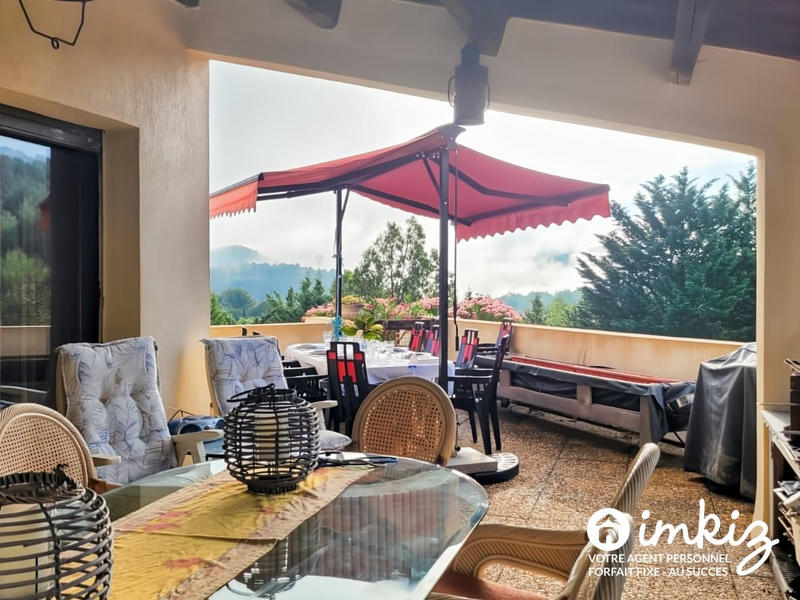 Maison - 307 m² - 15 pièces