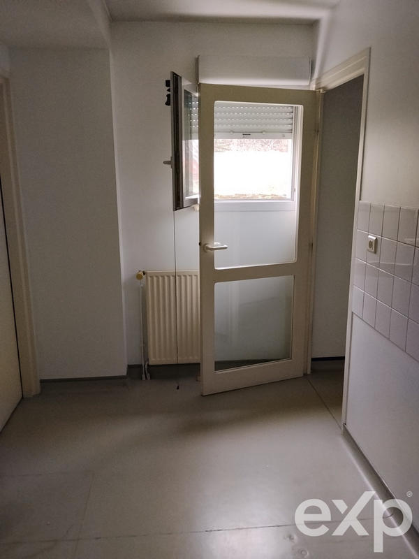 Bureau - 93 m² - 5 pièces