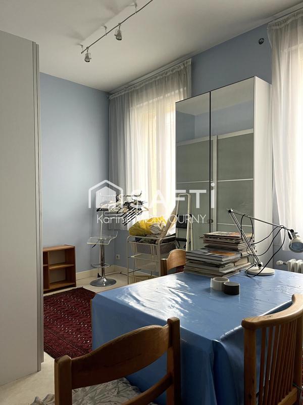 Maison - 285 m² - 9 pièces