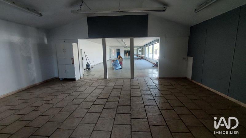 Local commercial - 267 m²