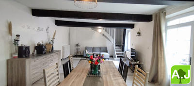 Maison - 104 m² - 4 pièces