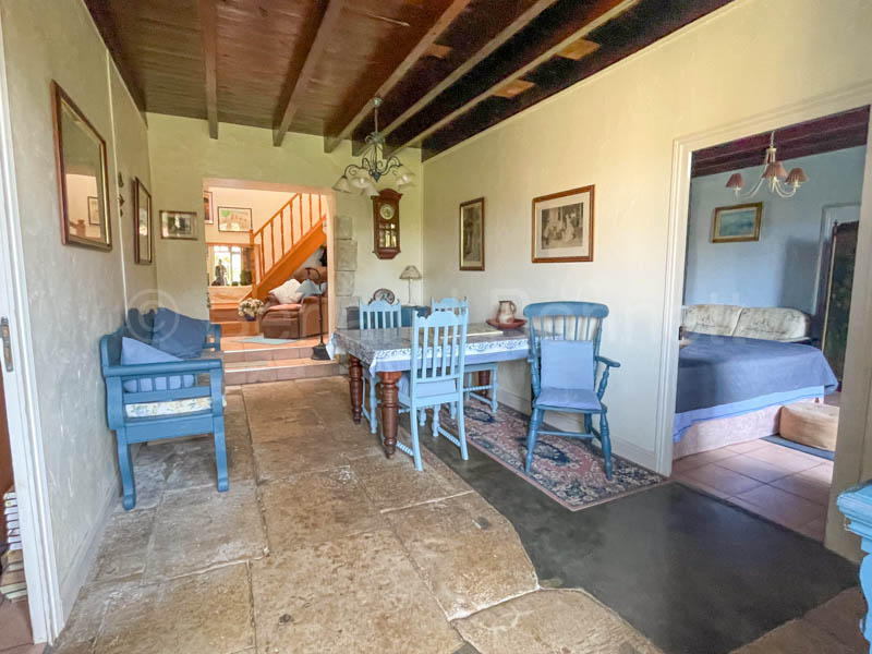 Maison en pierre - 220 m² - 6 pièces