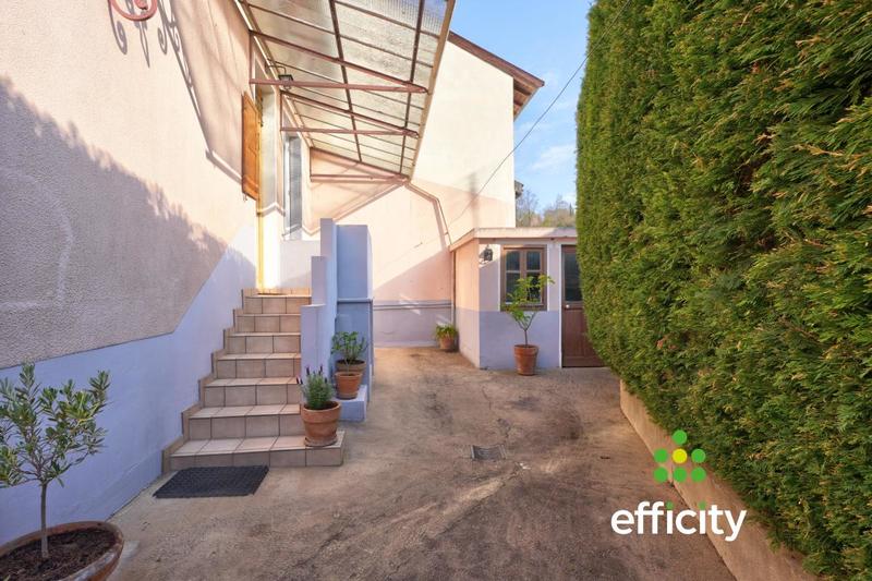 Maison - 102 m² - 5 pièces